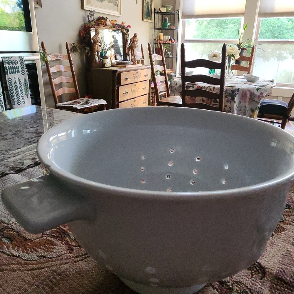Crate Amd Barrel Minimalist White Ceramic Art Bowl Strainer. Small Chip.